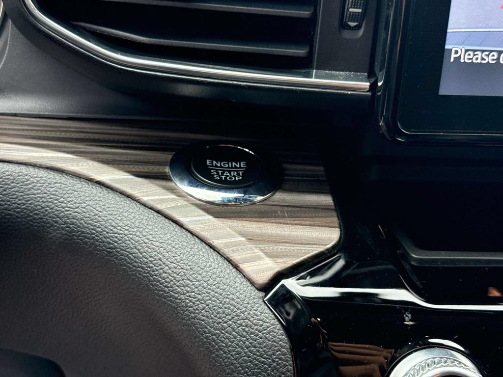Used 2023 Ford Explorer Limited AWD/4WD image 30