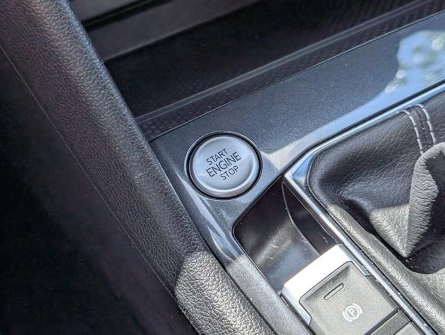 Certified 2023 Volkswagen Tiguan SE FWD image 25