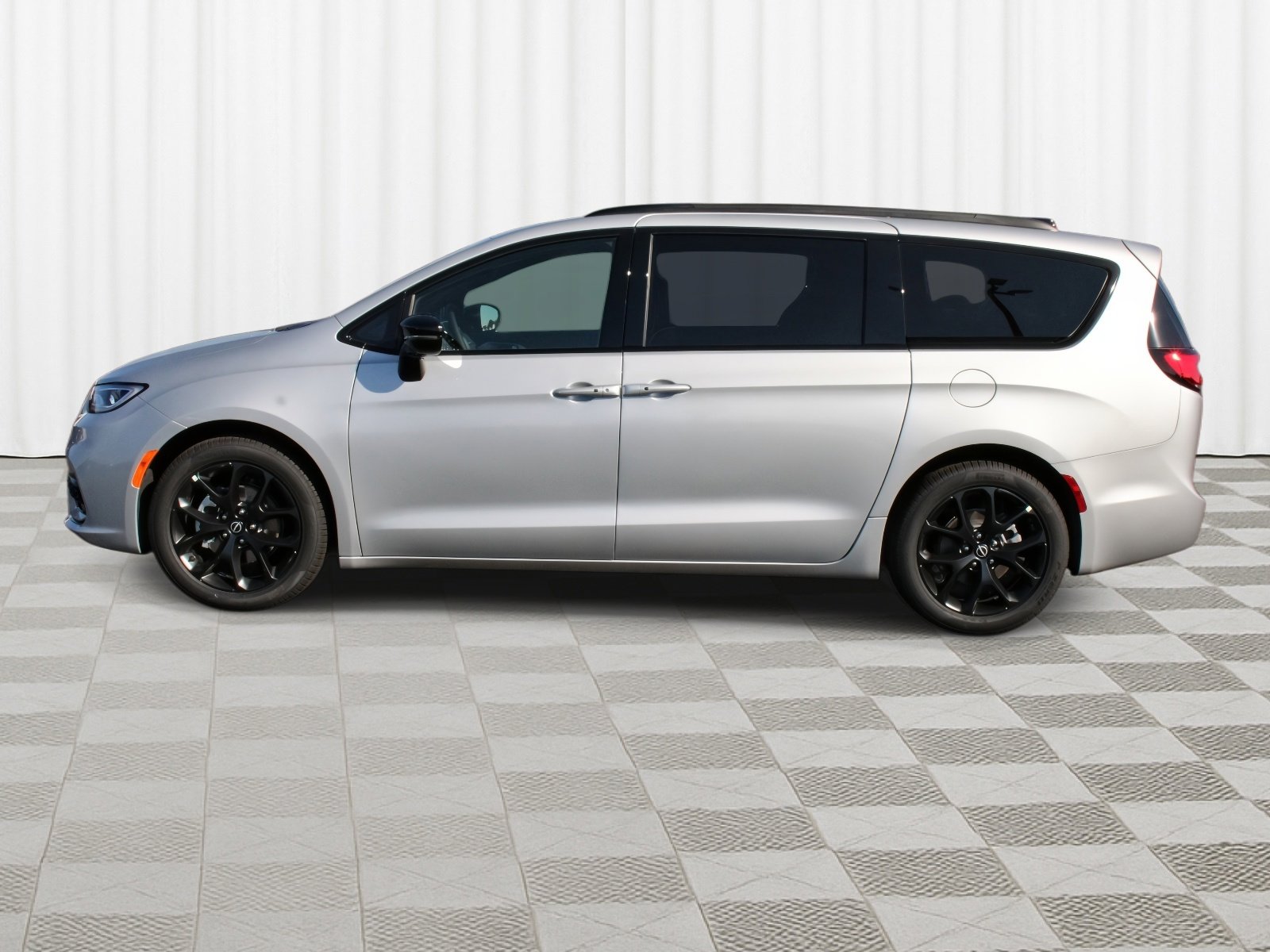 New 2026 Chrysler Pacifica Limited w/ S Appearance Package image 38