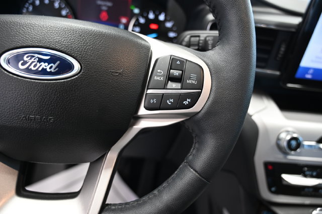 Used 2023 Ford Explorer XLT w/ Equipment Group 202A AWD/4WD image 27