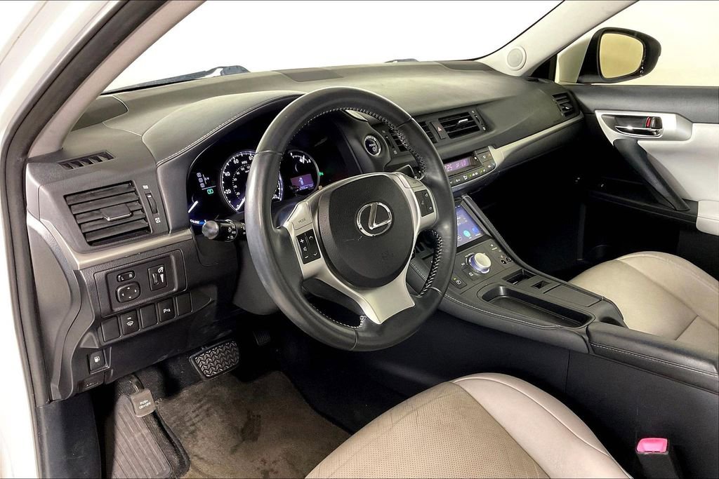 Used 2013 Lexus CT 200h FWD image 14