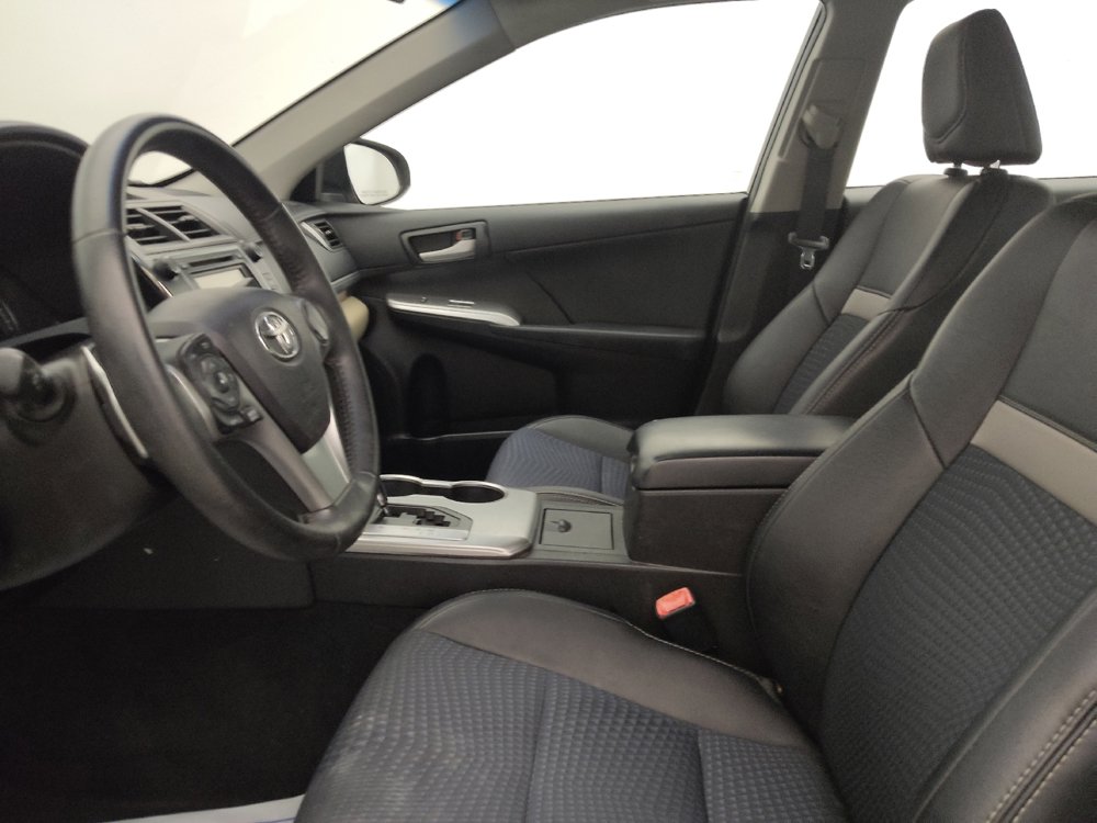Used 2014 Toyota Camry SE image 17