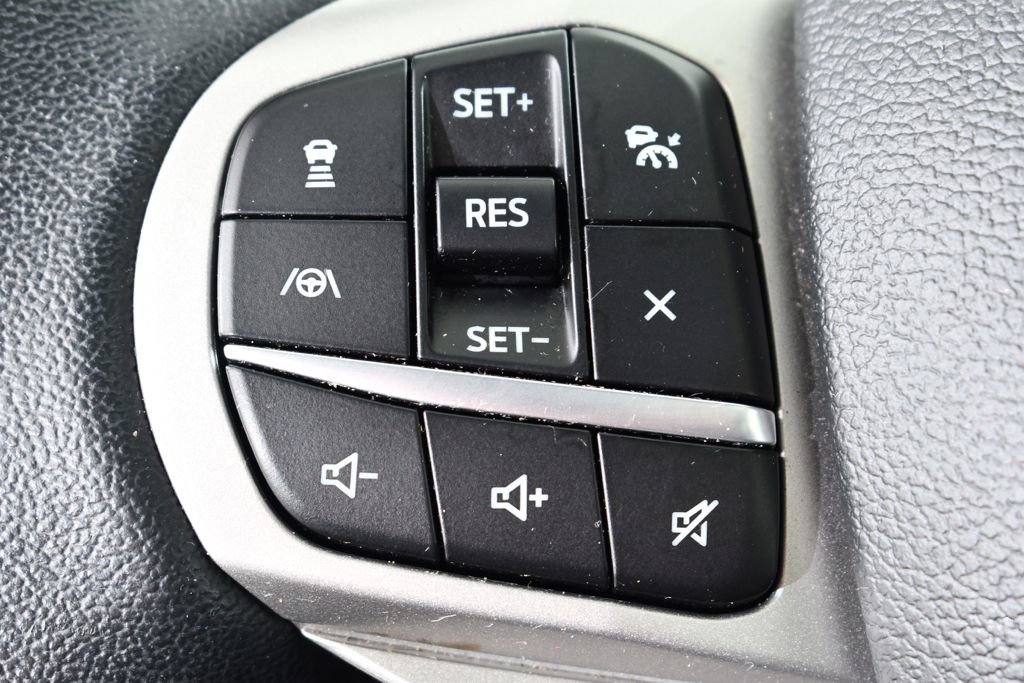 Used 2023 Ford Explorer XLT w/ Equipment Group 202A AWD/4WD image 32