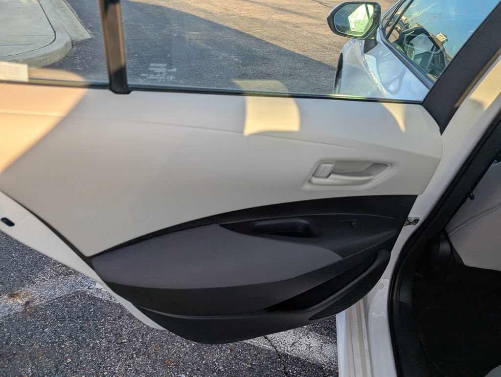 Used 2022 Toyota Corolla LE FWD image 15