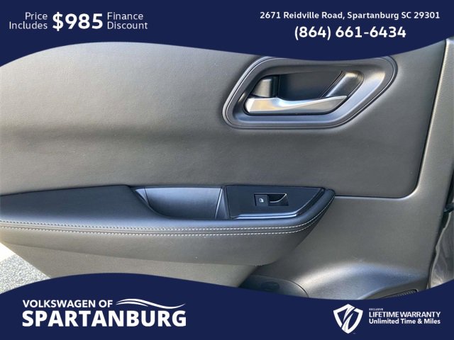 Used 2024 Nissan Rogue SV image 14