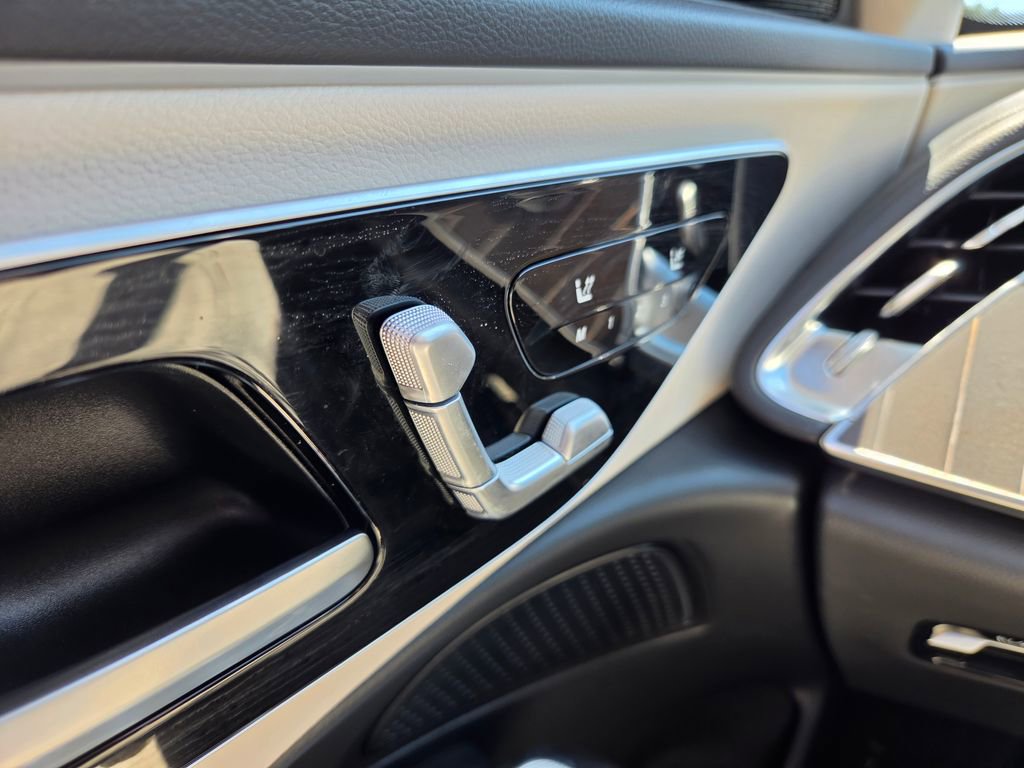 Used 2025 Mercedes-Benz E 350 Sedan image 33