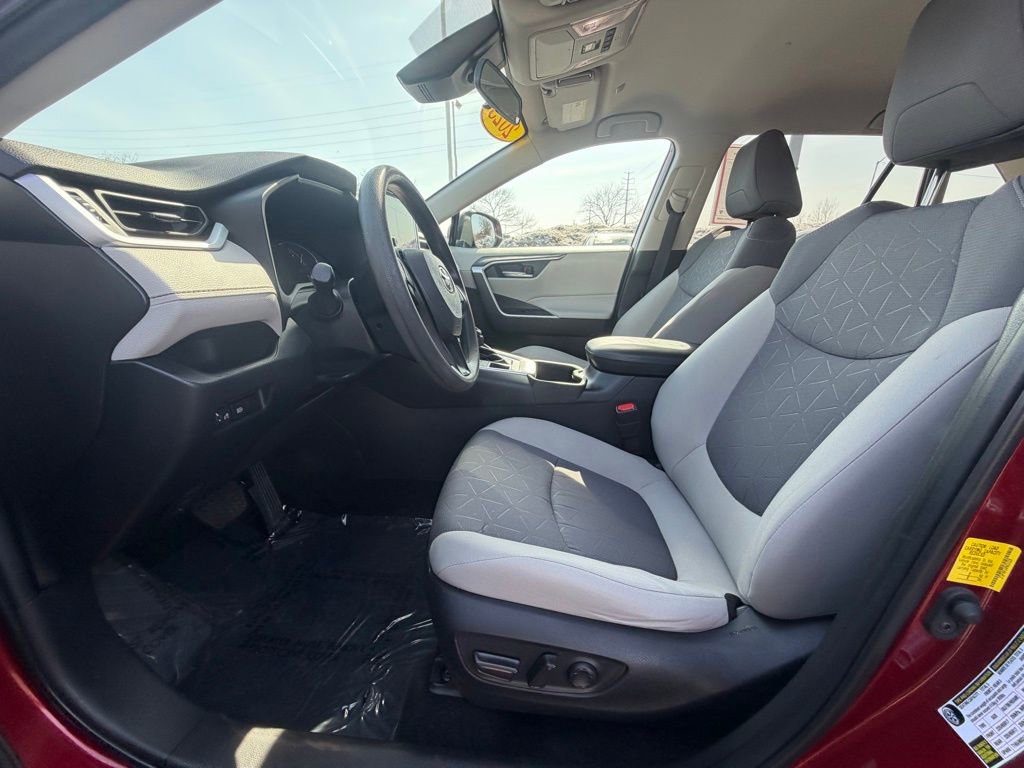 Used 2023 Toyota RAV4 XLE image 21