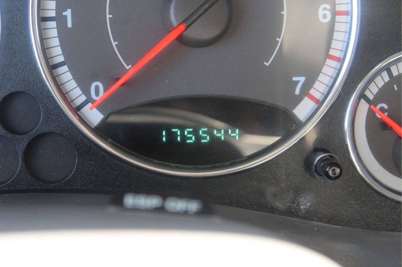 Used 2006 Jeep Liberty Limited AWD/4WD image 9