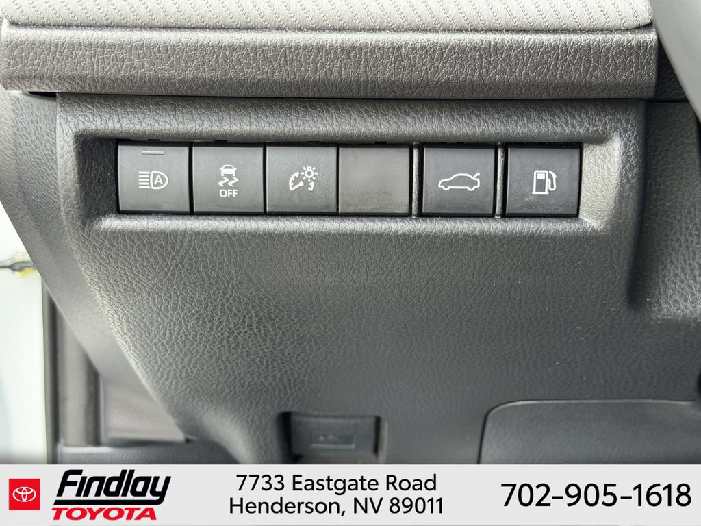 Used 2025 Toyota Camry SE AWD/4WD image 22