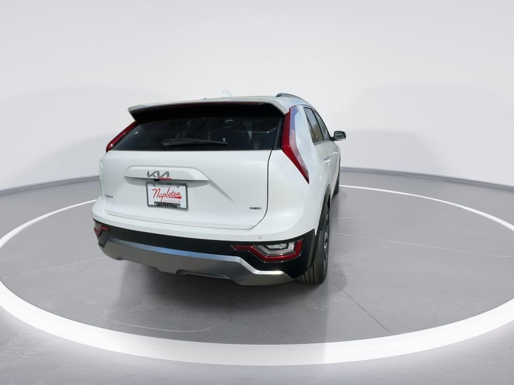 Used 2025 Kia Niro SX Touring image 8