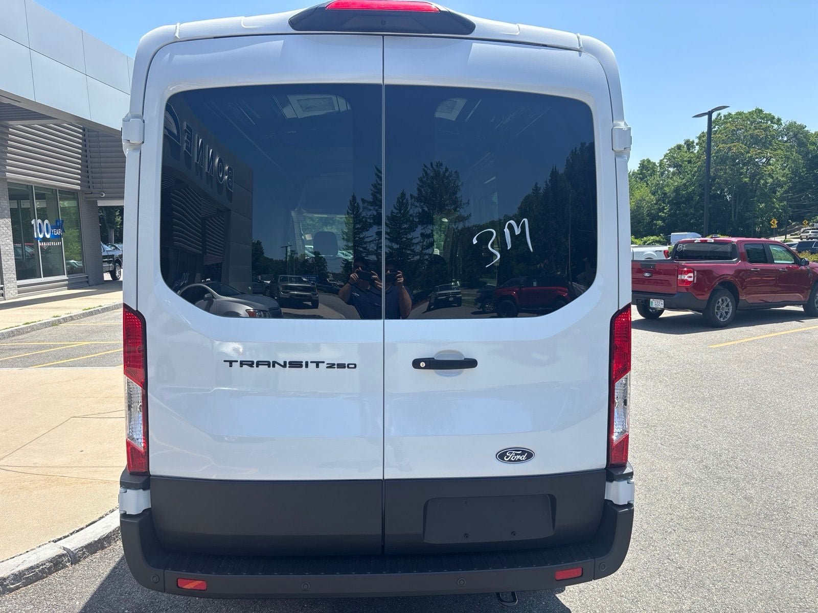New 2026 Ford Transit 250 148 Medium Roof w/ Load Area Protection Package RWD image 4