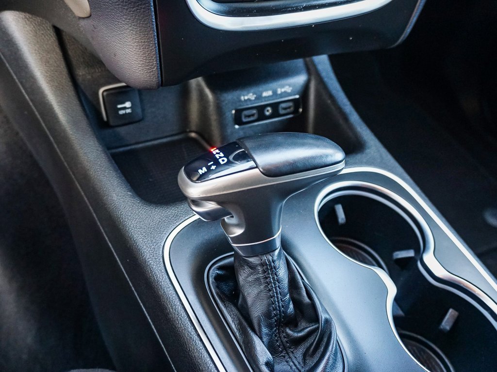 Used 2020 Dodge Durango SXT w/ 3rd Row Seating Group image 23