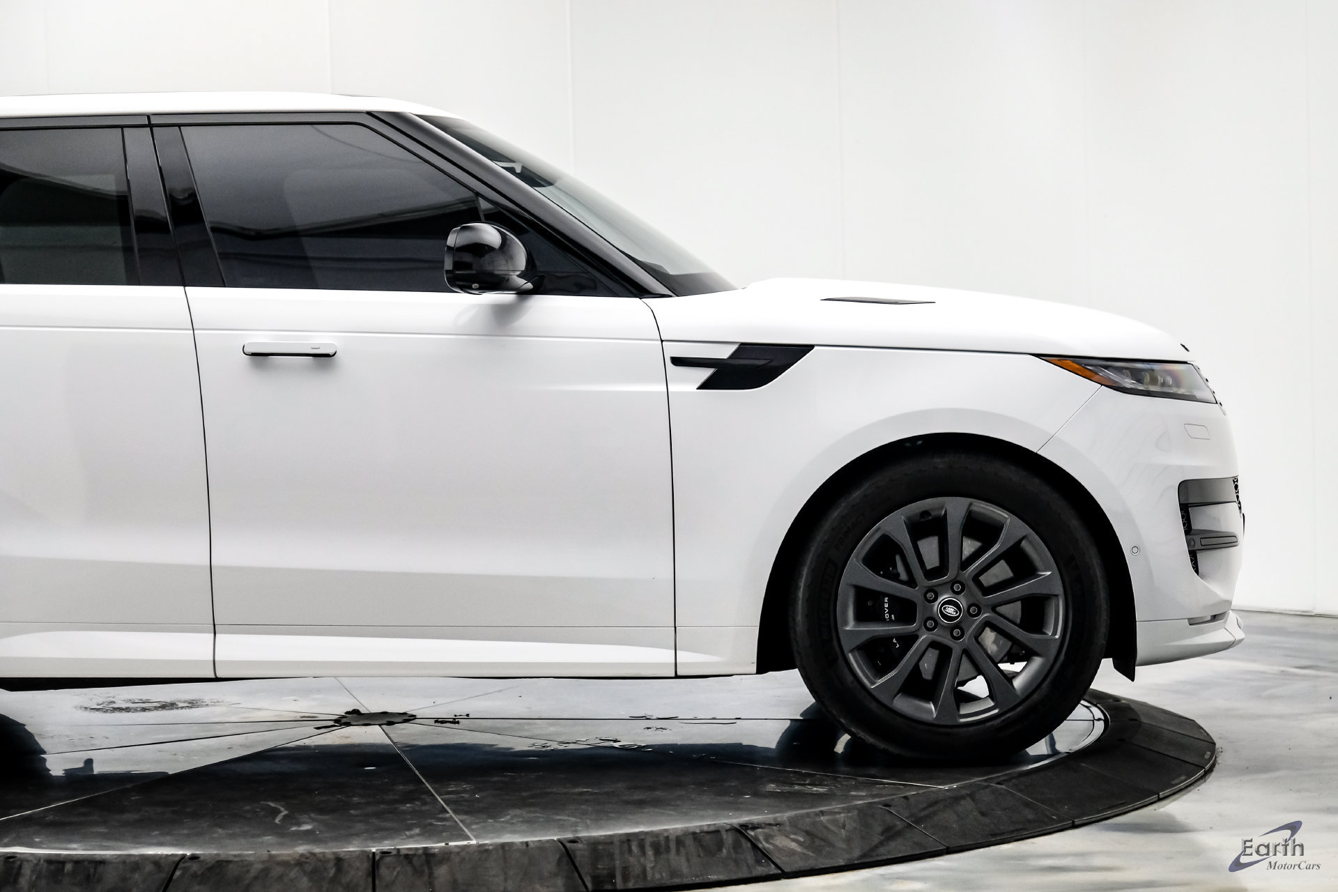 Used 2024 Land Rover Range Rover Sport Dynamic SE AWD/4WD image 21