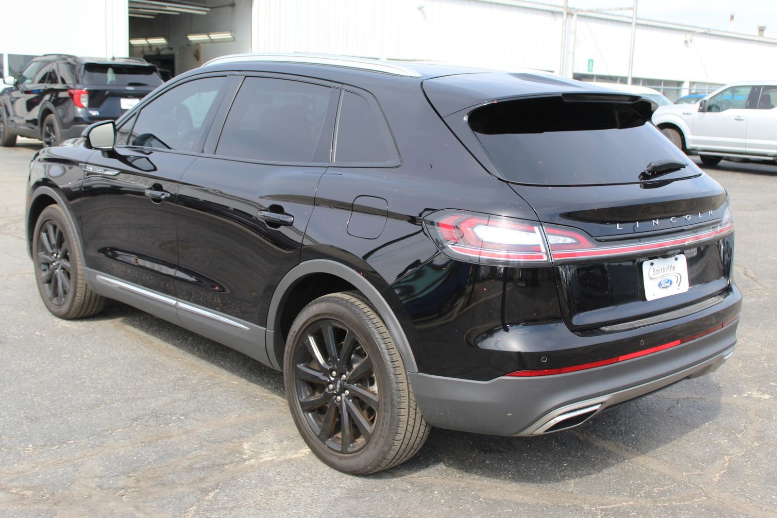 Used 2023 Lincoln Nautilus Reserve w/ Monochromatic Package image 4
