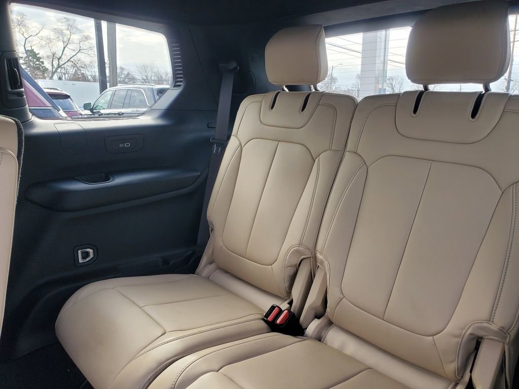 Used 2024 Jeep Grand Cherokee L Limited image 36