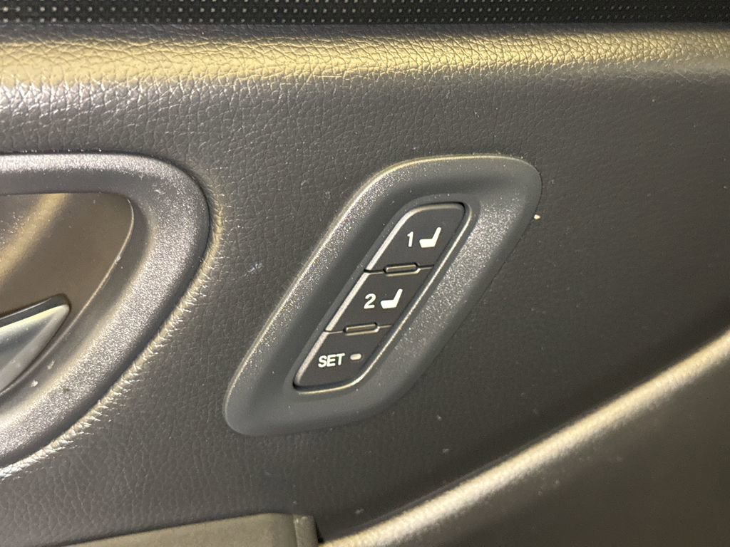 Certified 2025 Honda Pilot Black Edition image 22