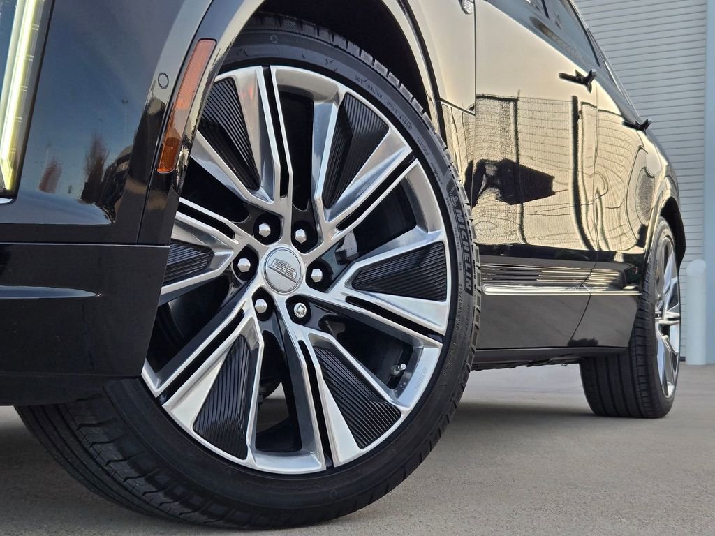 Certified 2024 Cadillac Lyriq Luxury w/ Nappa Leather Package image 8