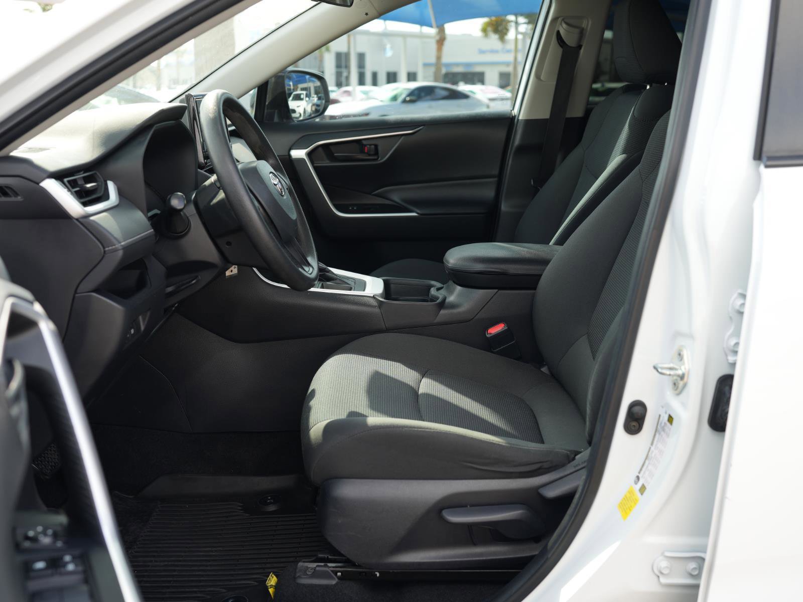 Used 2021 Toyota RAV4 LE image 16