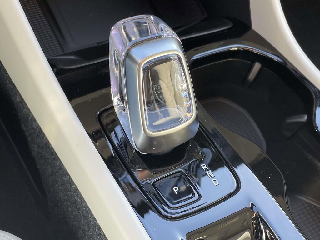 New 2026 Volvo XC40 B4 Plus w/ Protection Package Premier FWD image 21