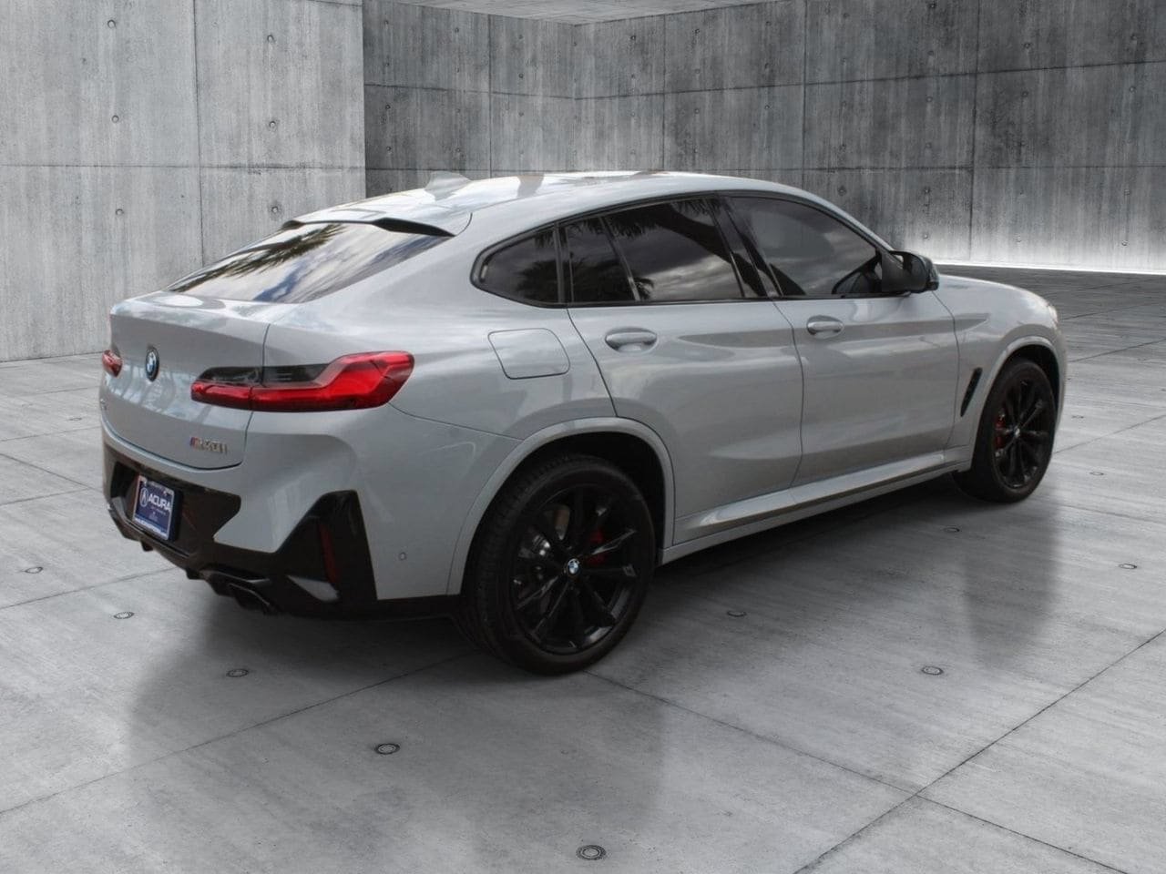 Used 2025 BMW X4 M40i w/ Premium Package AWD/4WD image 6