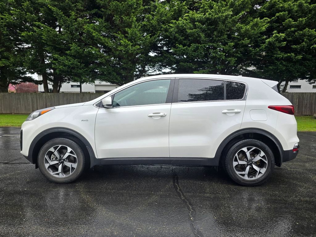 Used 2022 Kia Sportage LX image 3