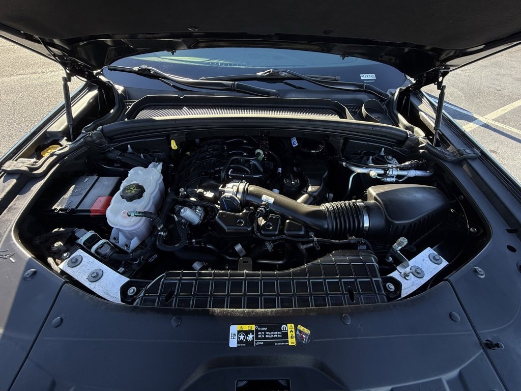 Used 2024 Jeep Grand Cherokee Limited w/ Black Appearance Package image 32