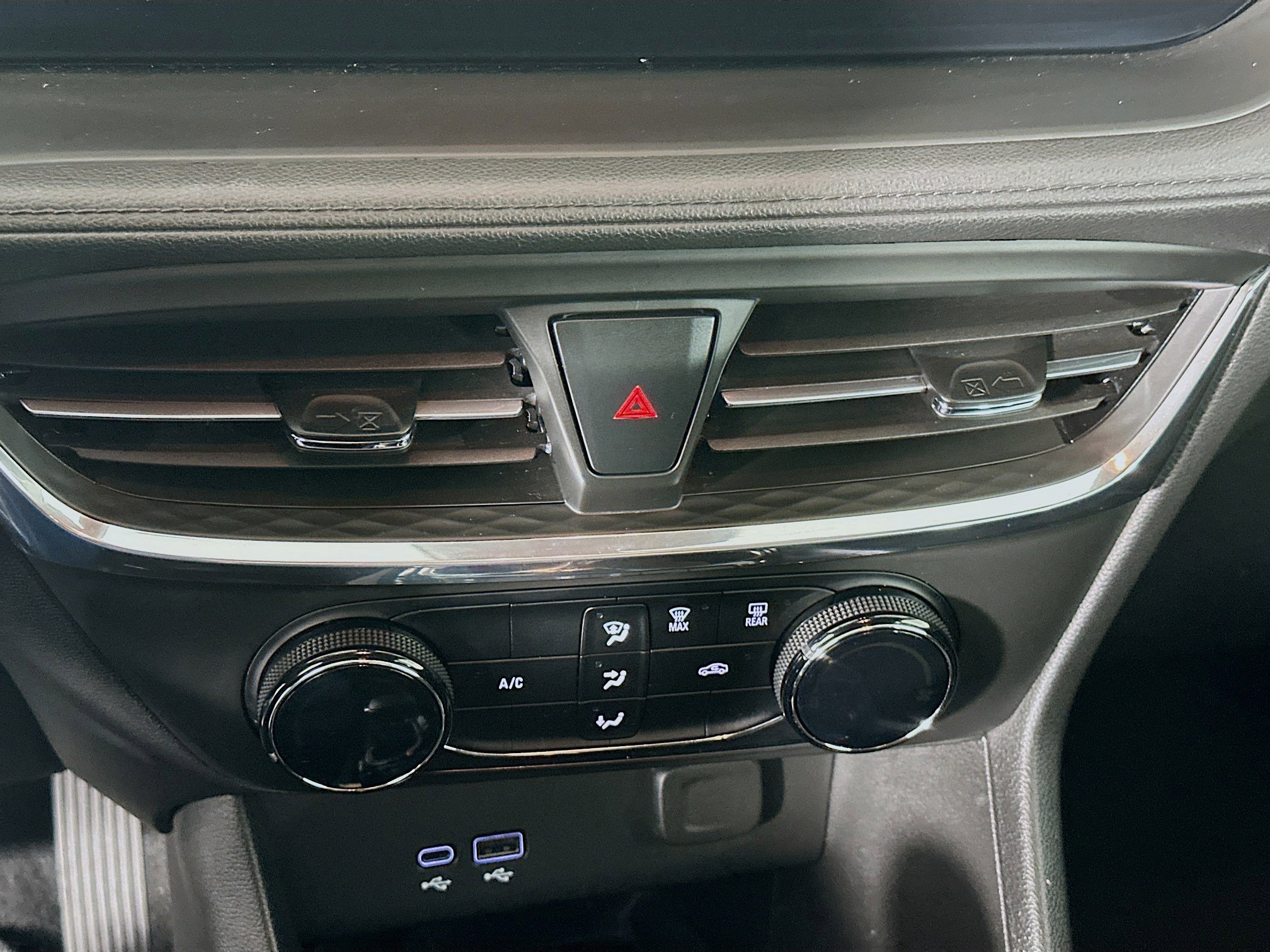 Used 2025 Buick Encore GX Preferred image 23