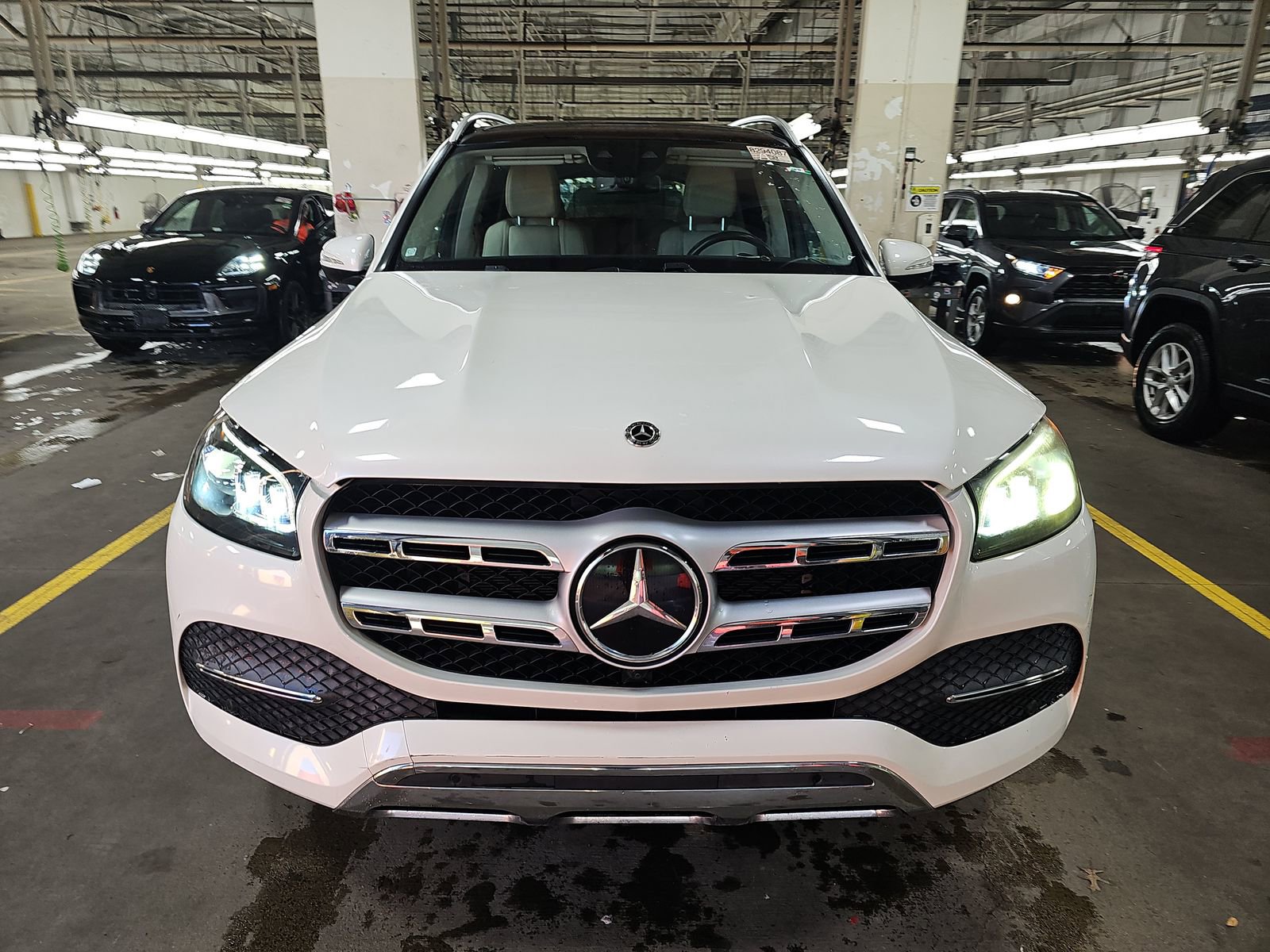 Used 2021 Mercedes-Benz GLS 450 4MATIC image 2