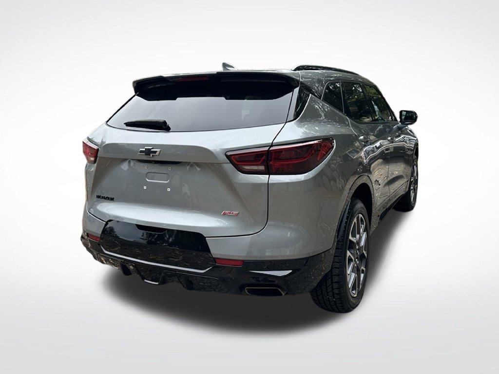 Used 2024 Chevrolet Blazer RS w/ Enhanced Convenience Package FWD image 9