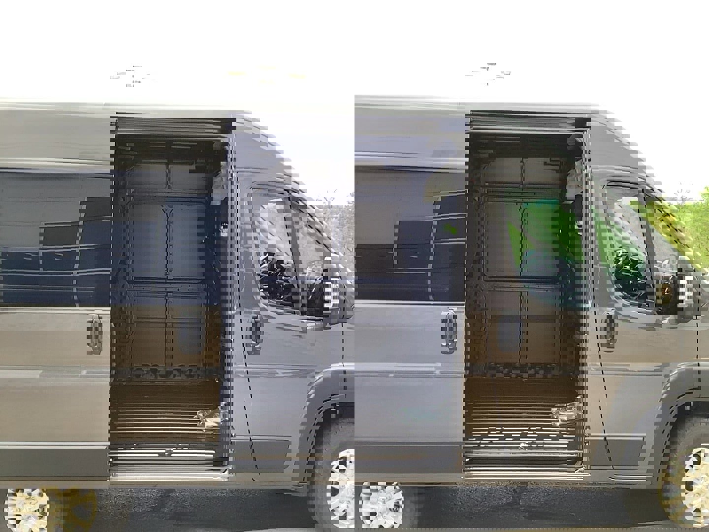 New 2025 RAM ProMaster 1500 w/ Quick Order Package 22G SLT image 5