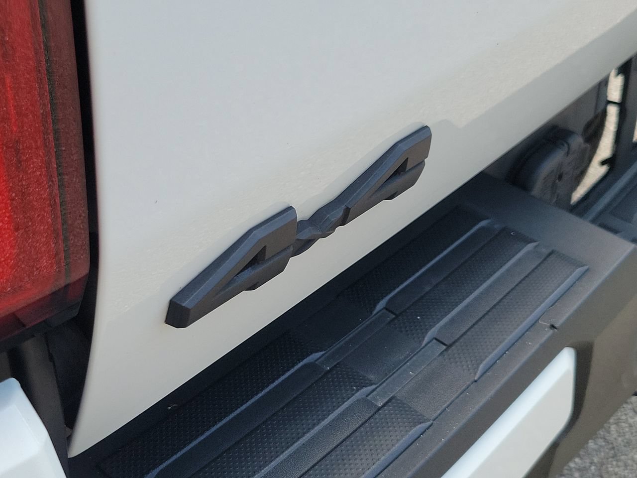 Used 2024 Toyota Tacoma SR5 AWD/4WD image 7