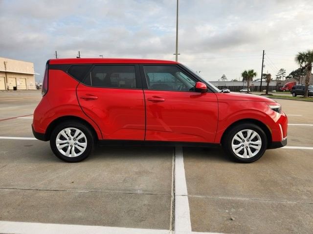 Used 2023 Kia Soul LX image 4