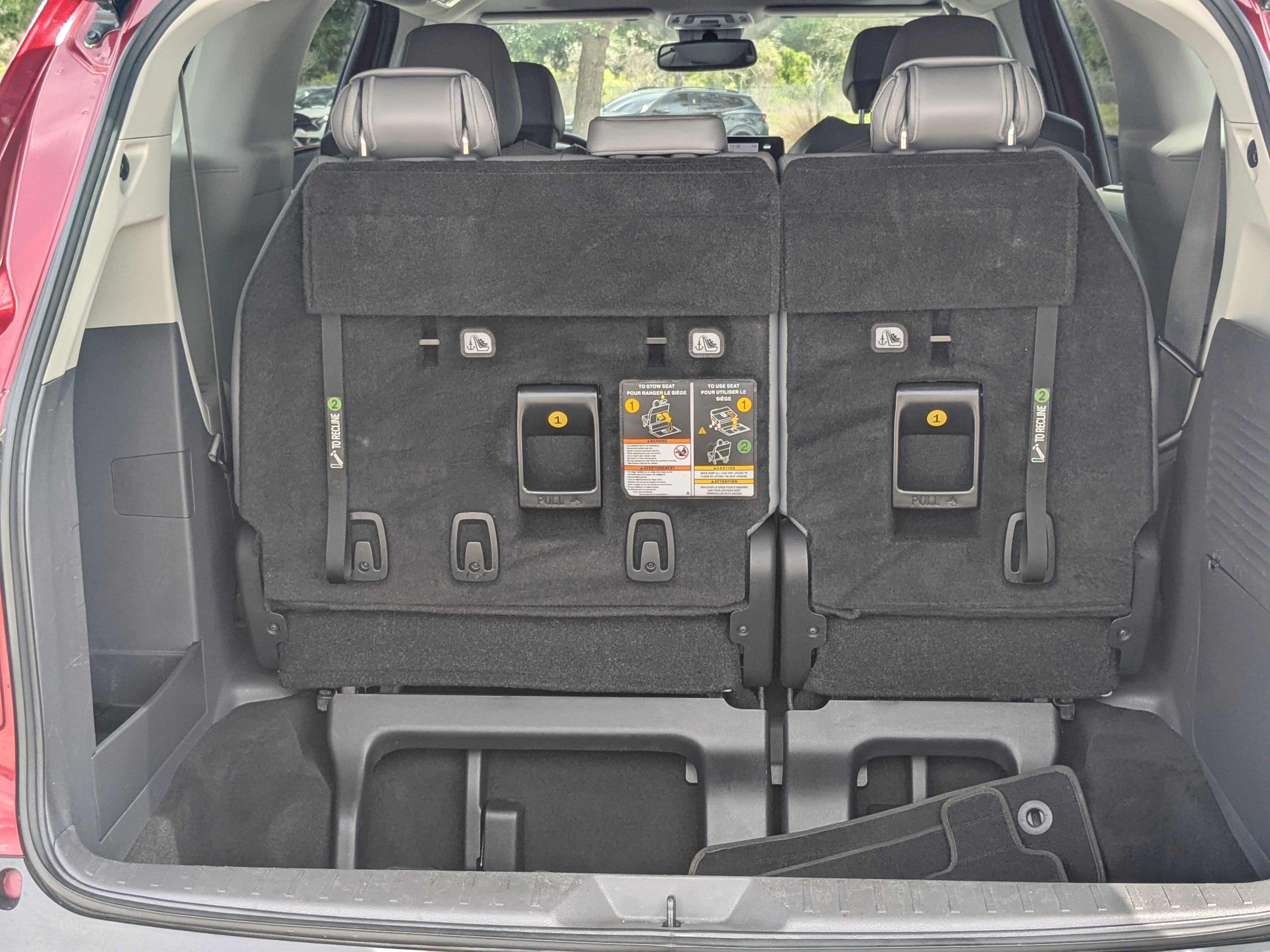 Used 2022 Toyota Sienna XLE FWD image 14