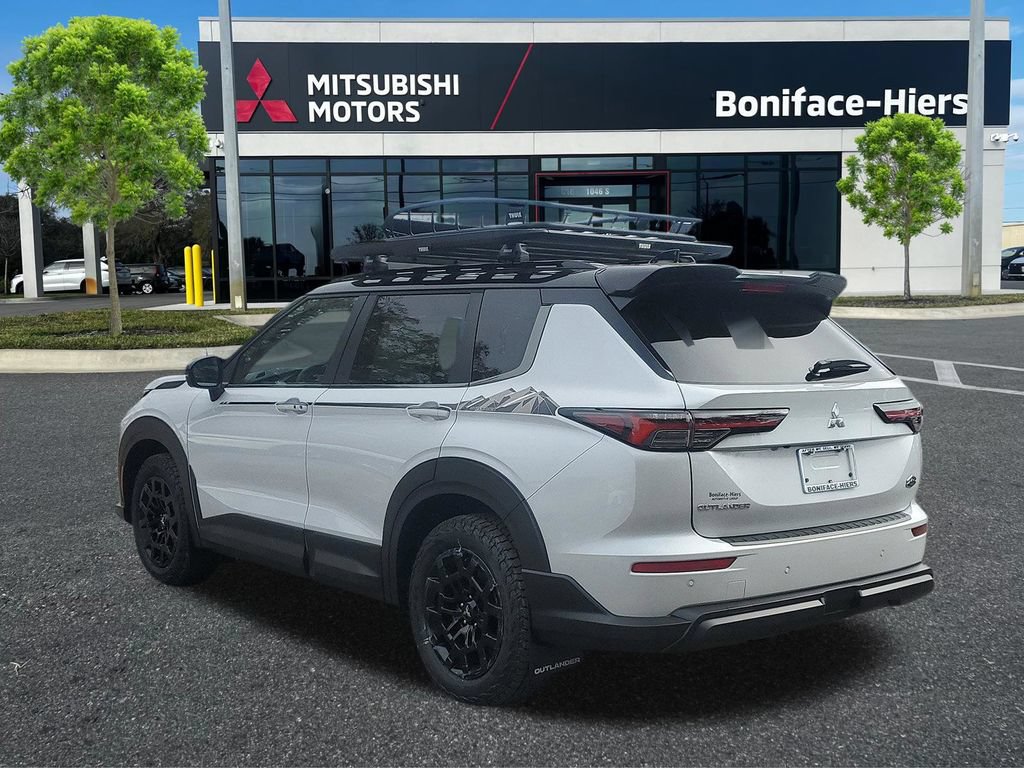 New 2026 Mitsubishi Outlander AWD image 3