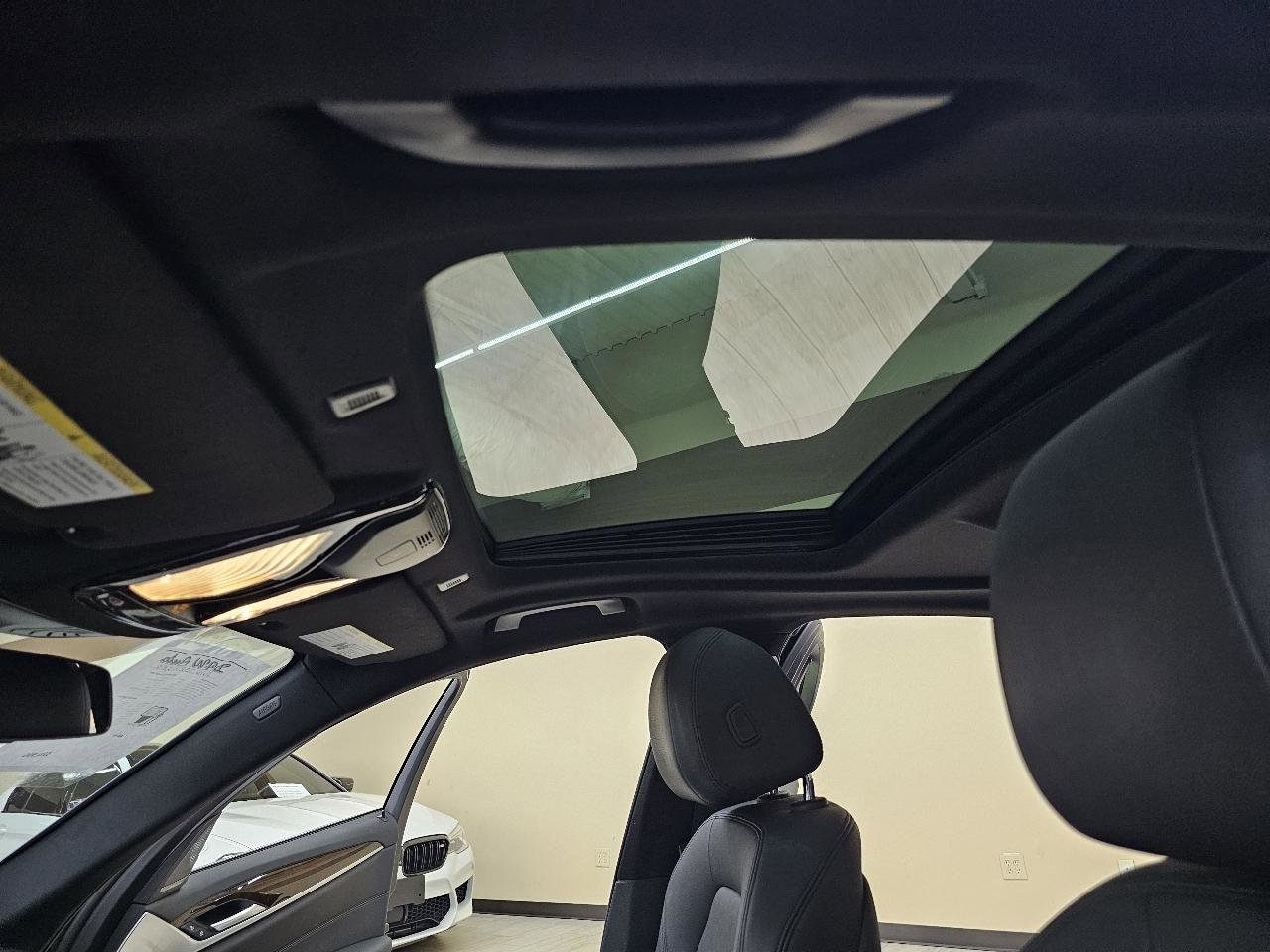 Used 2020 BMW 530i w/ Convenience Package RWD image 40