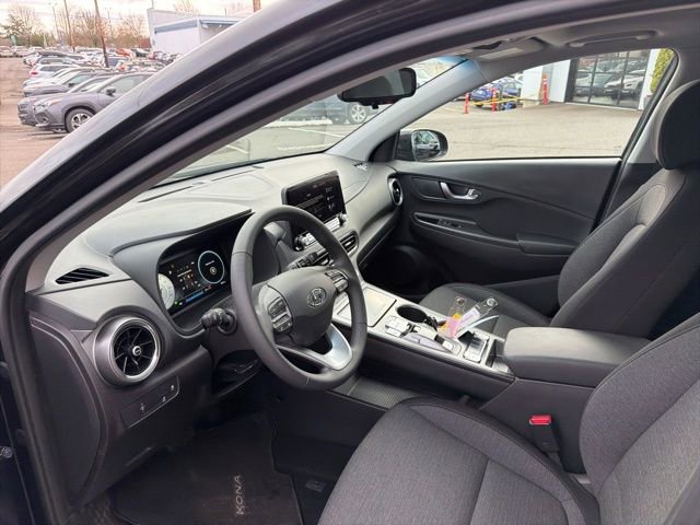 Used 2023 Hyundai Kona SEL w/ Cargo Package image 4