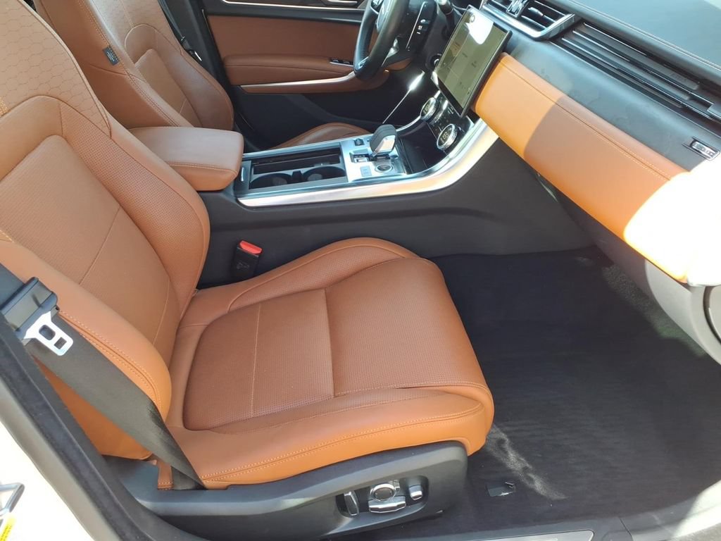 Used 2022 Jaguar XF R-Dynamic SE AWD/4WD image 7