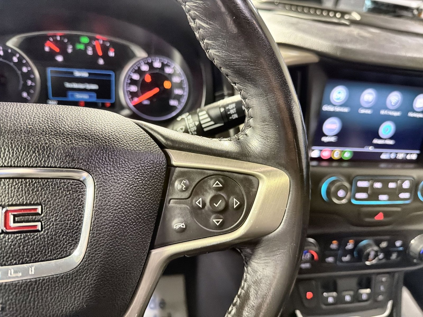 Used 2018 GMC Terrain Denali w/ Advanced Safety Package AWD/4WD image 42