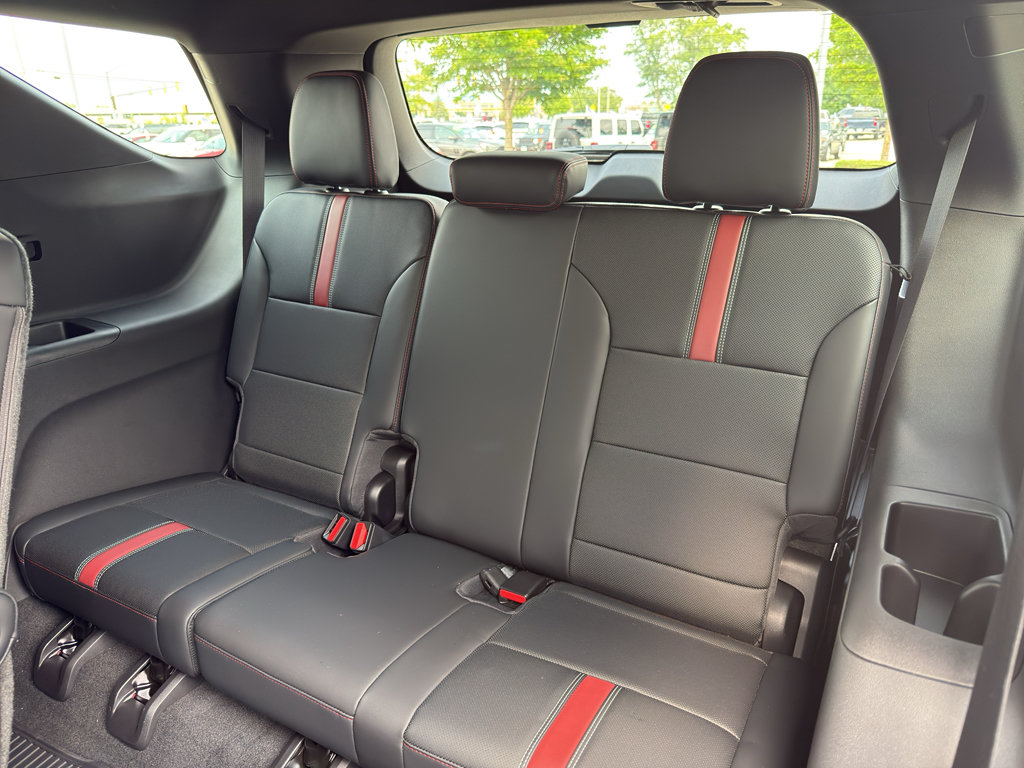 New 2027 Chevrolet Traverse RS w/ LPO, Floor Liner Package AWD/4WD image 43