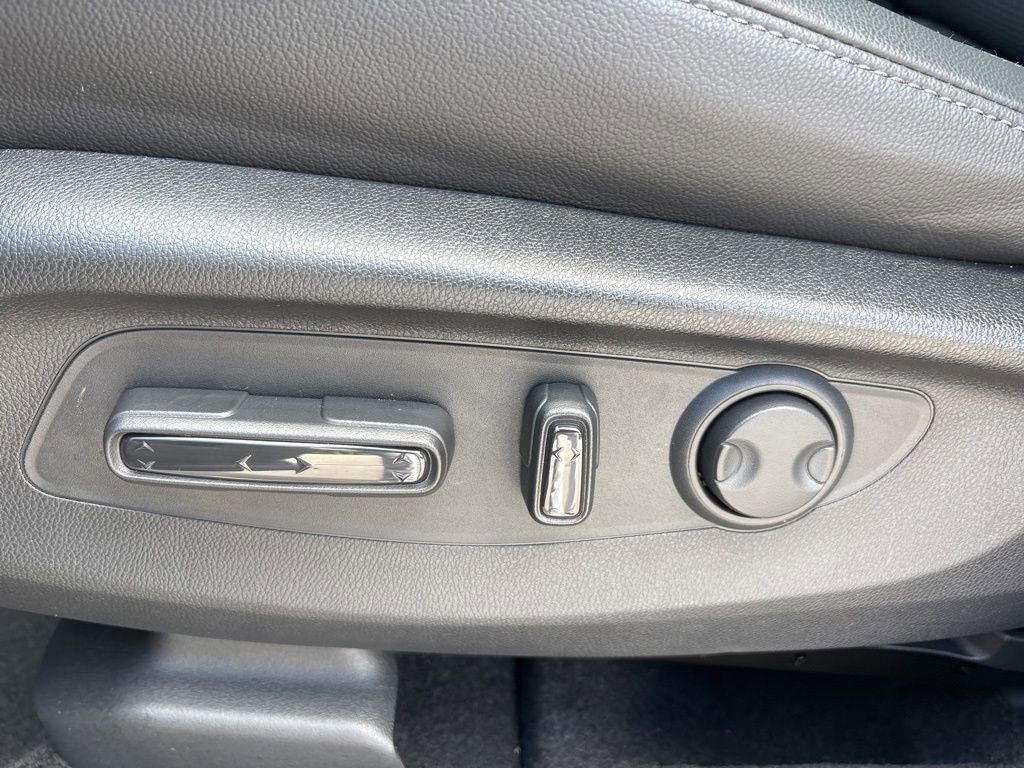 Used 2025 Honda CR-V EX-L image 13