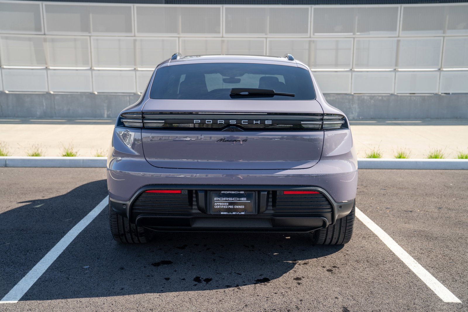 Certified 2025 Porsche Macan 4 Electric AWD/4WD image 7