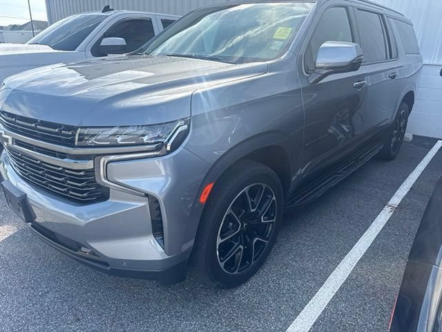 Used 2022 Chevrolet Suburban RST w/ Sport Performance Package AWD/4WD image 2