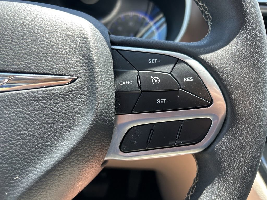 Used 2022 Chrysler Voyager LX FWD image 27