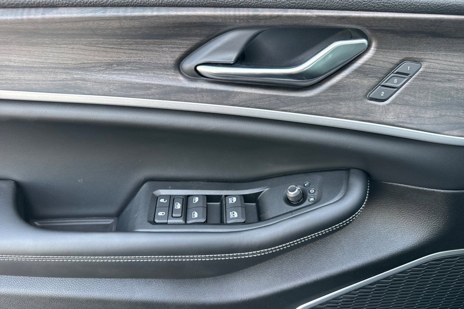 New 2026 Jeep Grand Cherokee Limited image 10