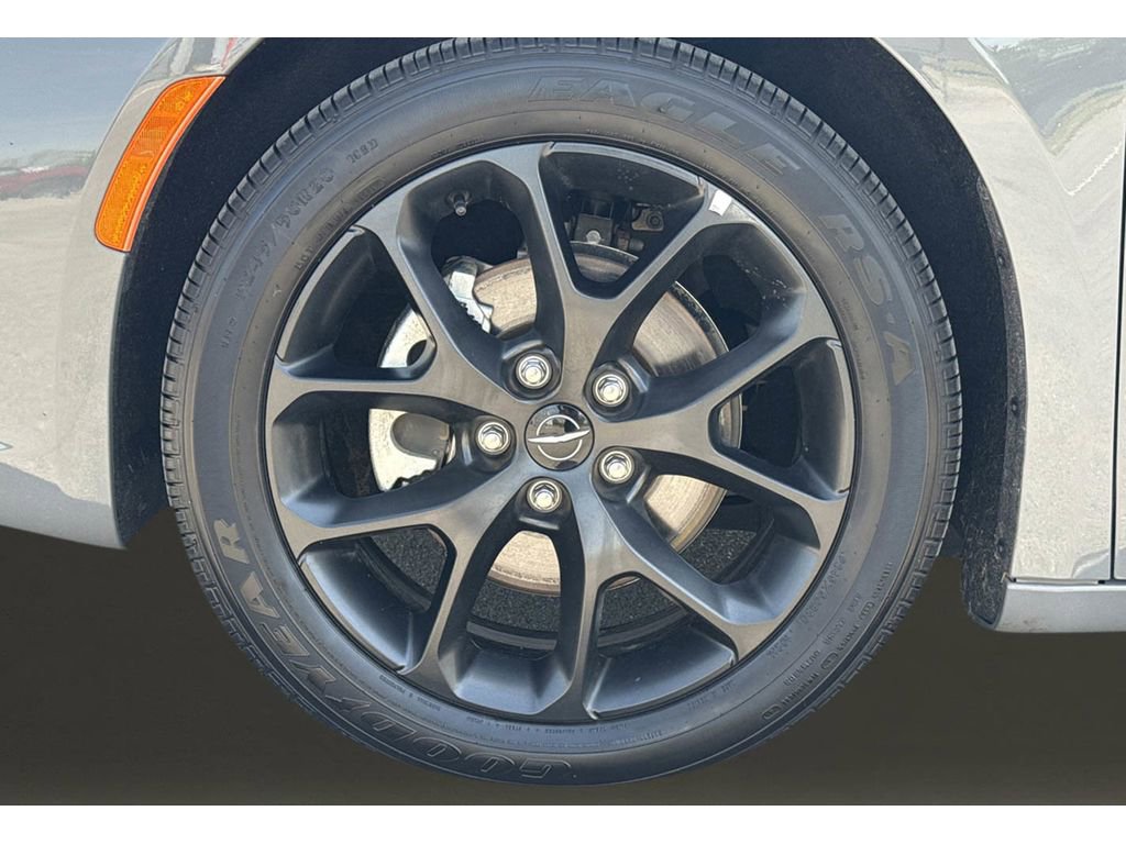 Used 2025 Chrysler Pacifica Limited image 9