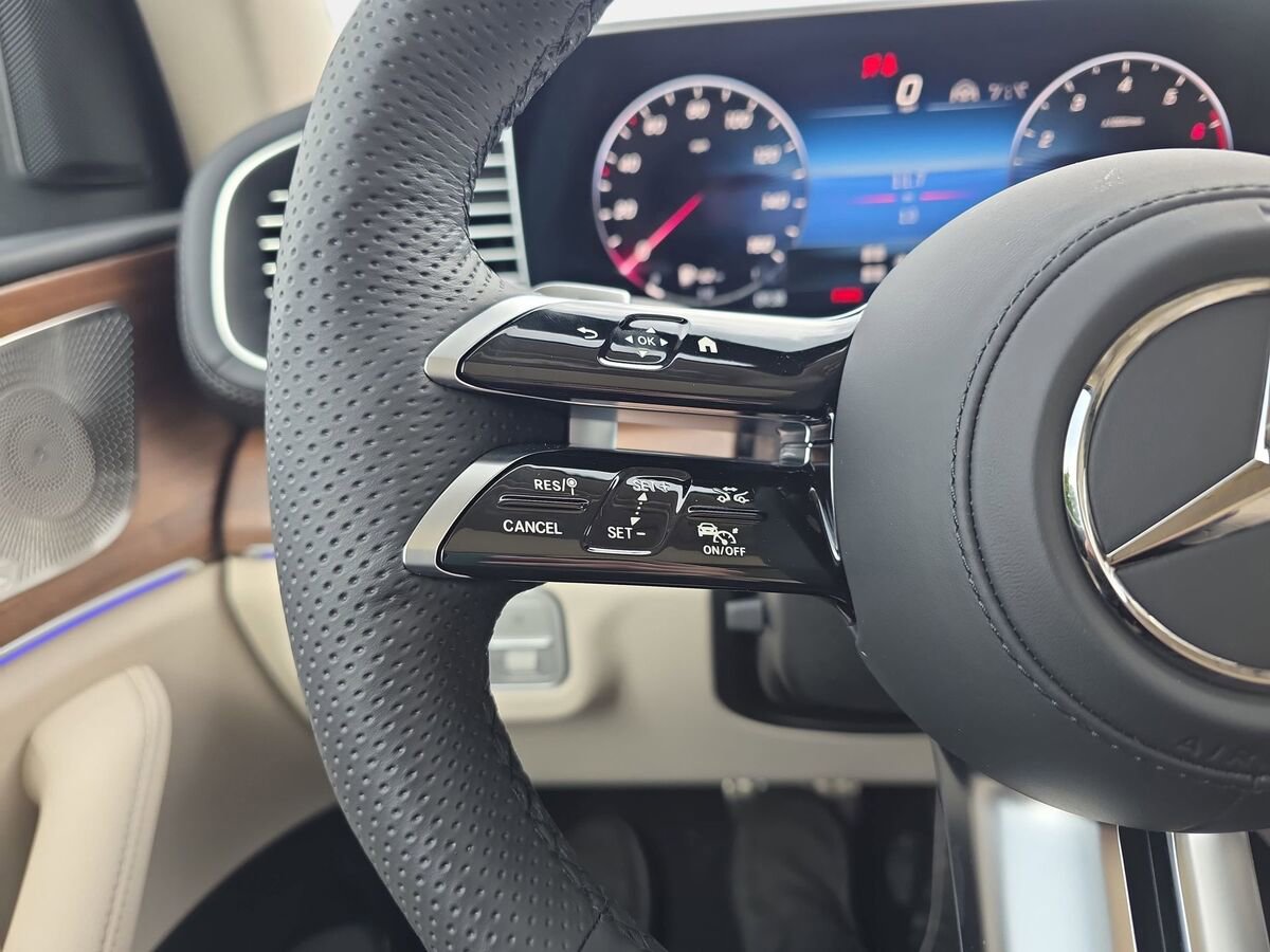 New 2026 Mercedes-Benz GLS 450 4MATIC image 17