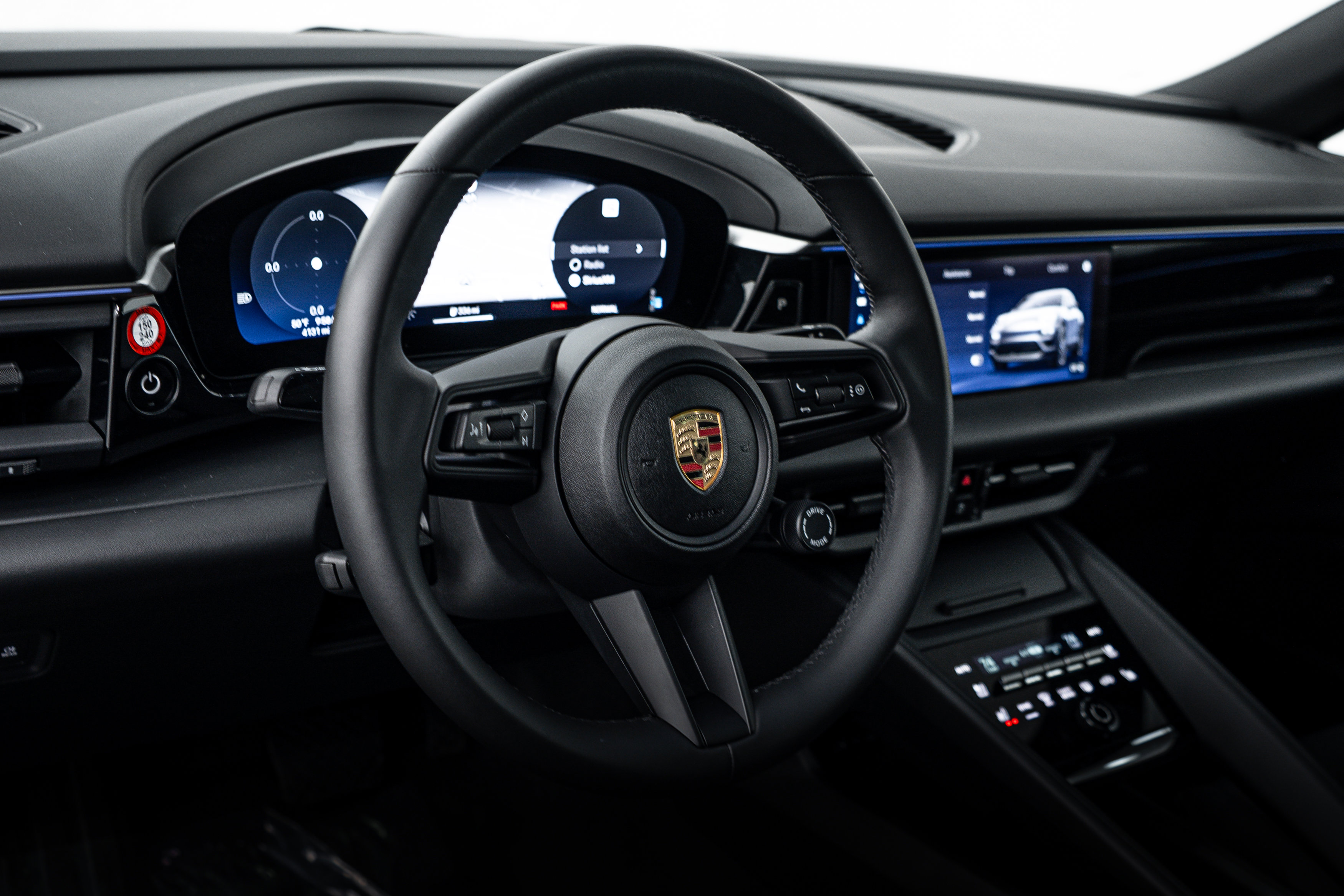 Certified 2025 Porsche Macan 4 Electric AWD/4WD image 14