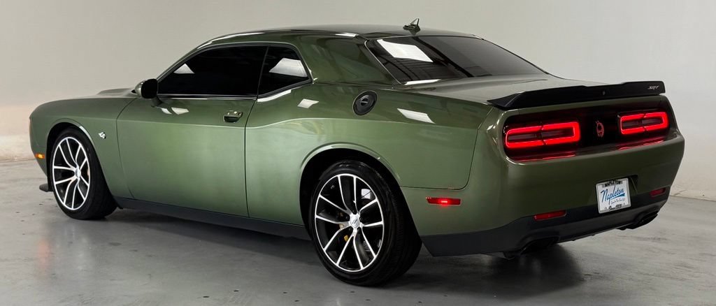 Used 2018 Dodge Challenger R/T Scat Pack w/ Leather Interior Group RWD image 4