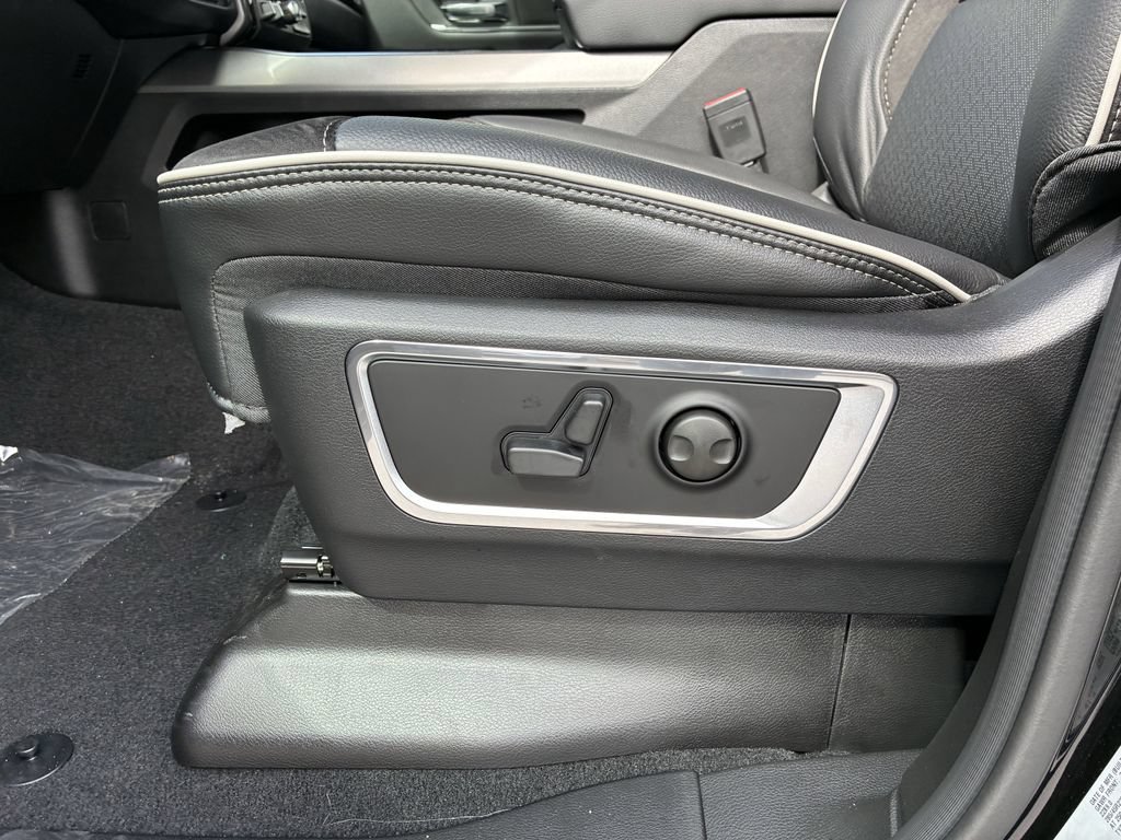 New 2026 RAM 1500 Laramie w/ Laramie Preferred Package AWD/4WD image 13