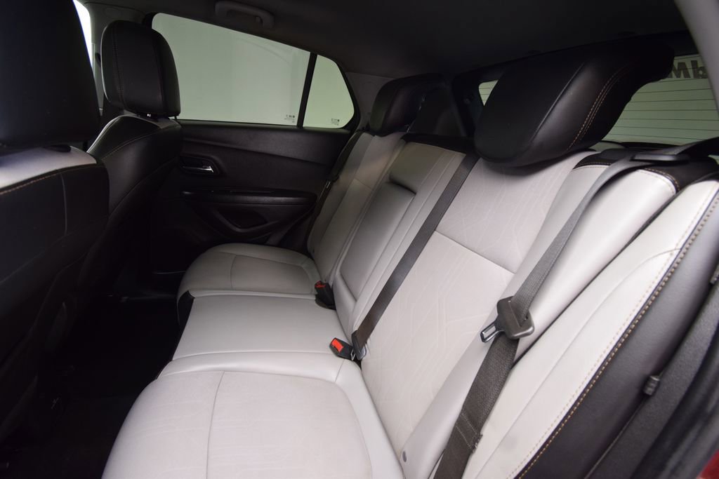 Used 2021 Chevrolet Trax LT w/ Driver Confidence Package image 18